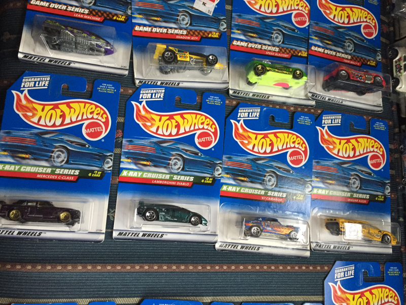 Illustration for article titled Enormous Die-Cast Collection - Box 45 - Let the Hot Wheels Roll...